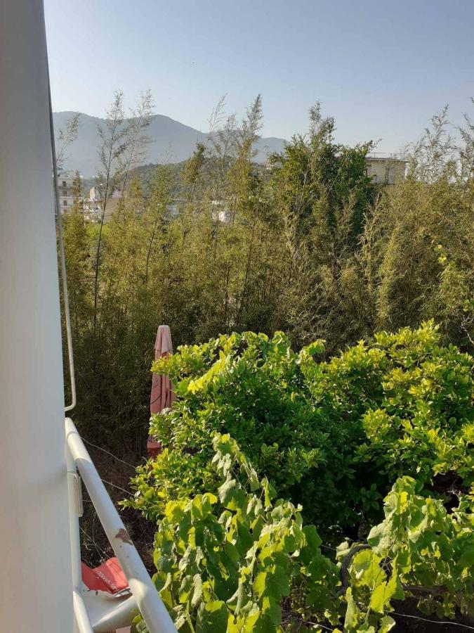 Gezos Apartment Himare Eksteriør bilde