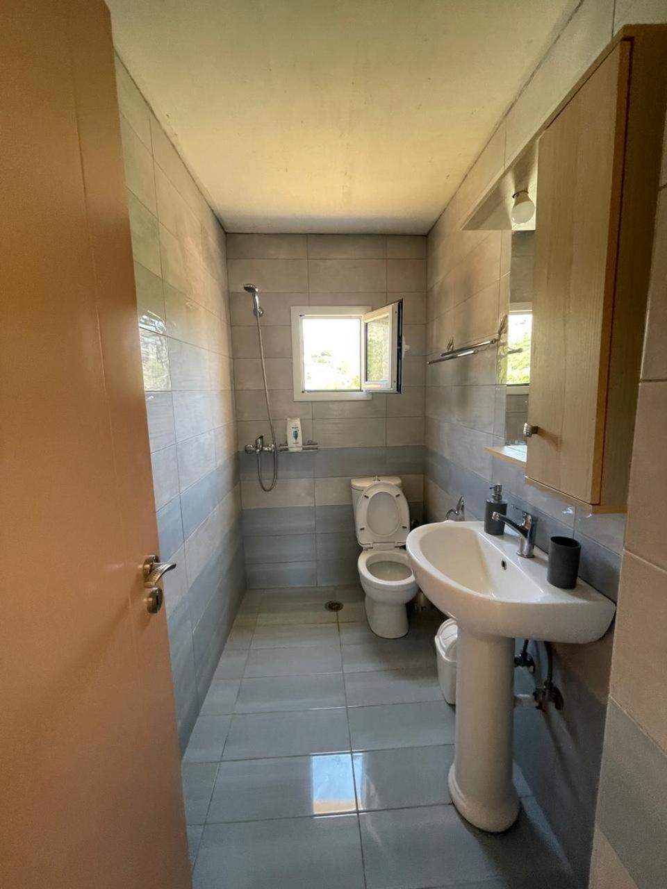 Gezos Apartment Himare Eksteriør bilde