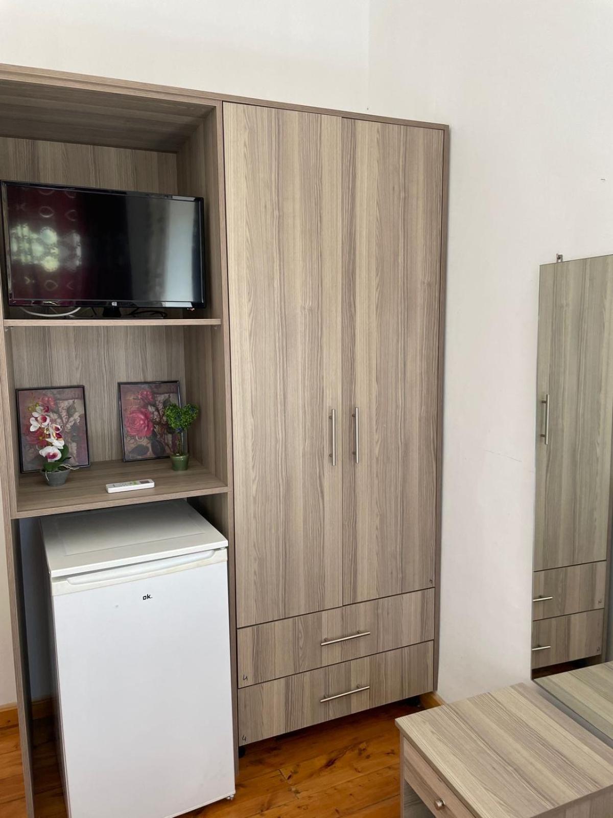 Gezos Apartment Himare Eksteriør bilde