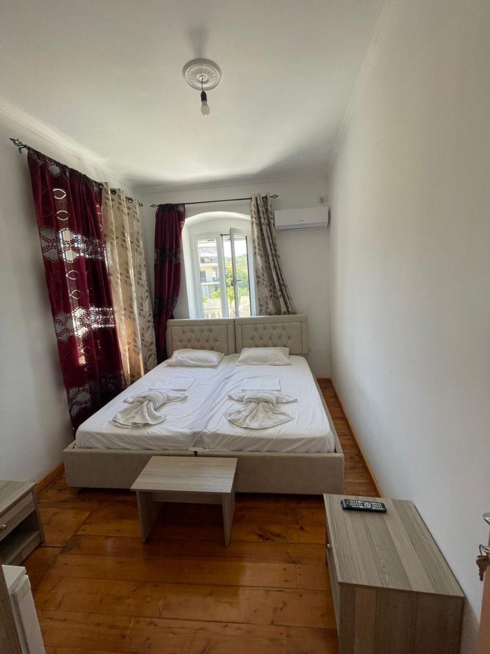Gezos Apartment Himare Eksteriør bilde