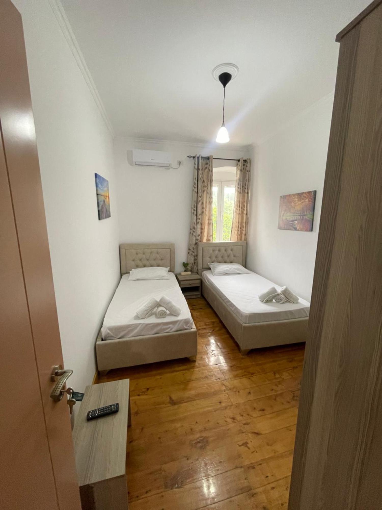 Gezos Apartment Himare Eksteriør bilde